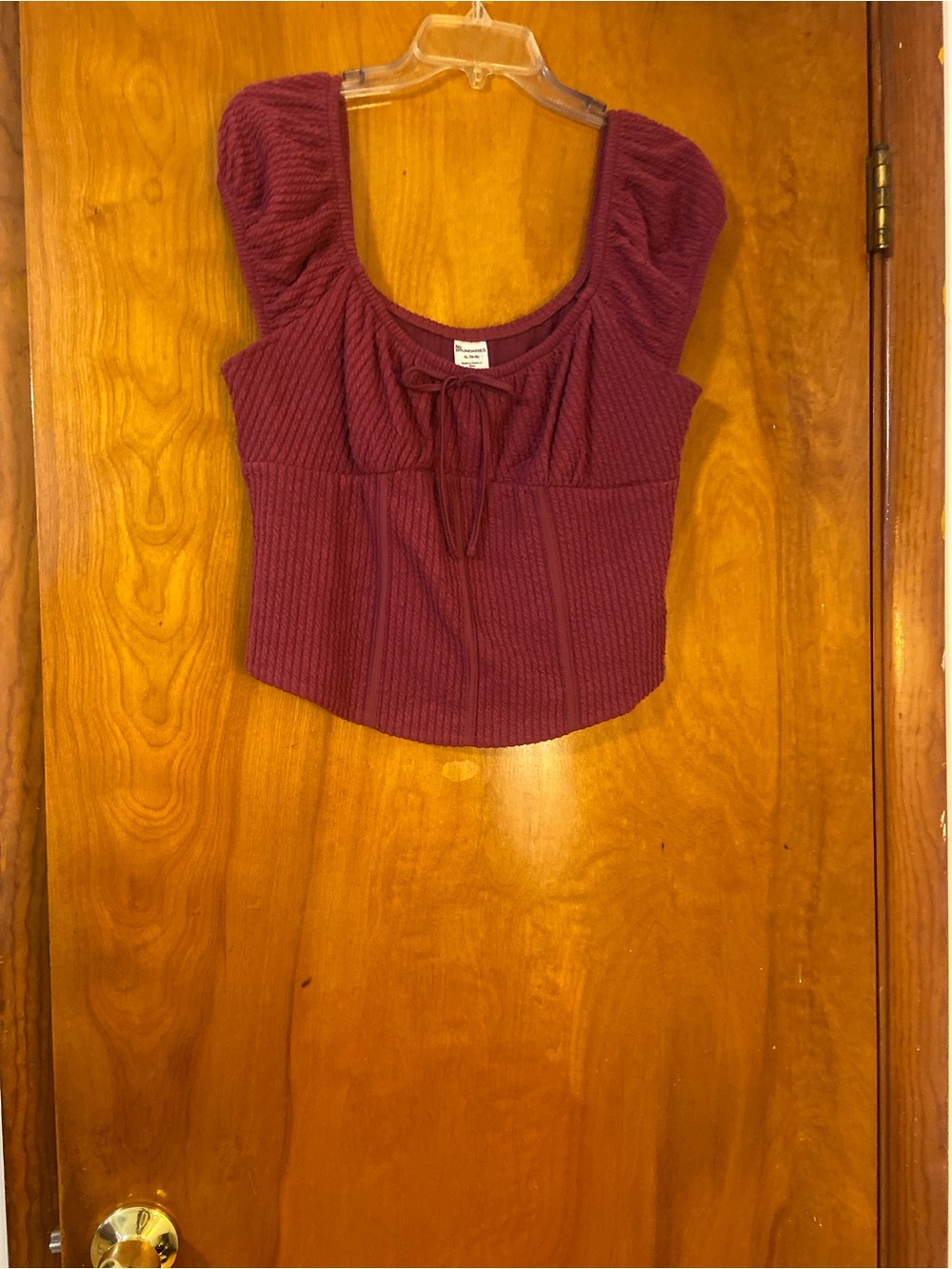 No Boundaries Women’s Ribbed Scoop-Neck Crop Top in Deep Wine